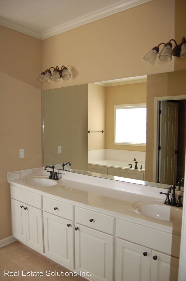 Building Photo - 3 br, 2 bath House - 306 Greengate Circle