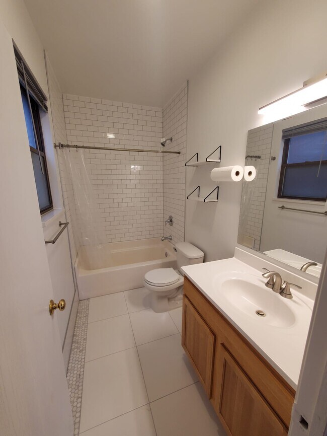 Bathroom 2 - 4128 W Wilcox St