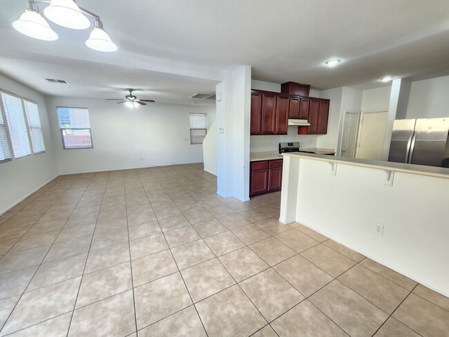 Building Photo - 3 bedroom home in Aliante Master Planned C...