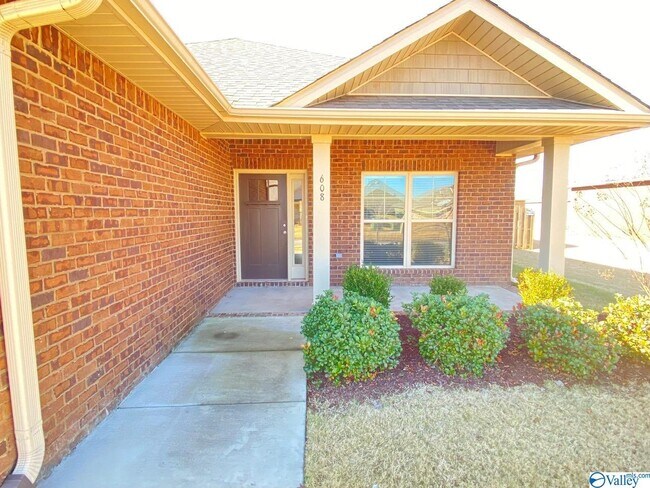 Building Photo - 608 Willow Shoals Dr SW