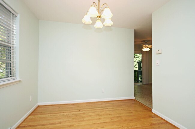 Foto del edificio - Student & Pet-Friendly Fry's Spring Duplex