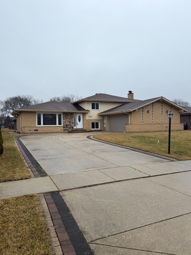 Building Photo - 1814 Holly Ave