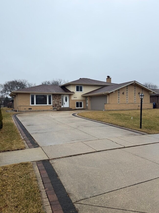 Foto del edificio - 1814 Holly Ave