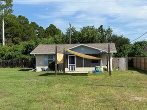 Building Photo - 10804 Hale Ave