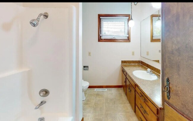 Foto del edificio - 2722 Stewart Dr