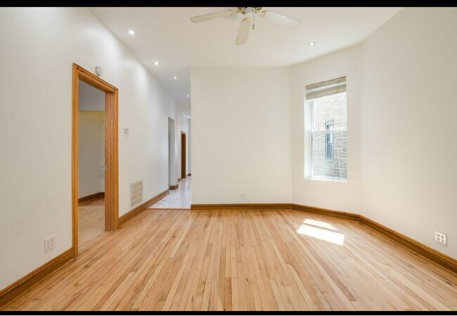 Foto del edificio - 2855 N Spaulding Ave