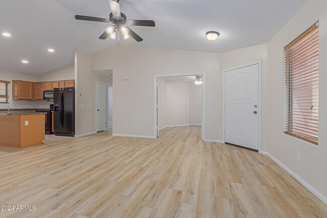 Building Photo - 385 E Penny Ln
