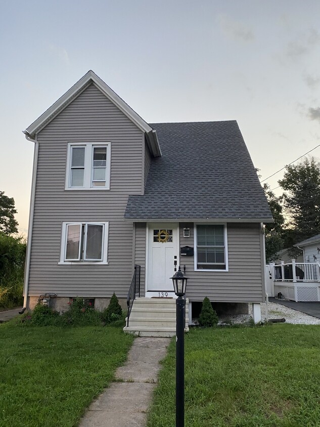 Foto principal - 139 Schuyler Ave