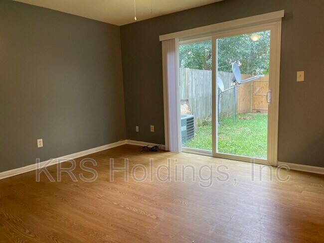 Foto del edificio - 3329 Weeping Willow Ln