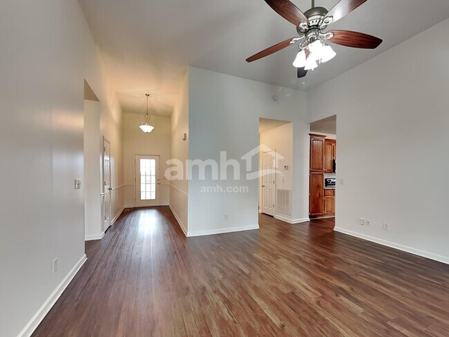 Foto del edificio - 177 Stanley Dr