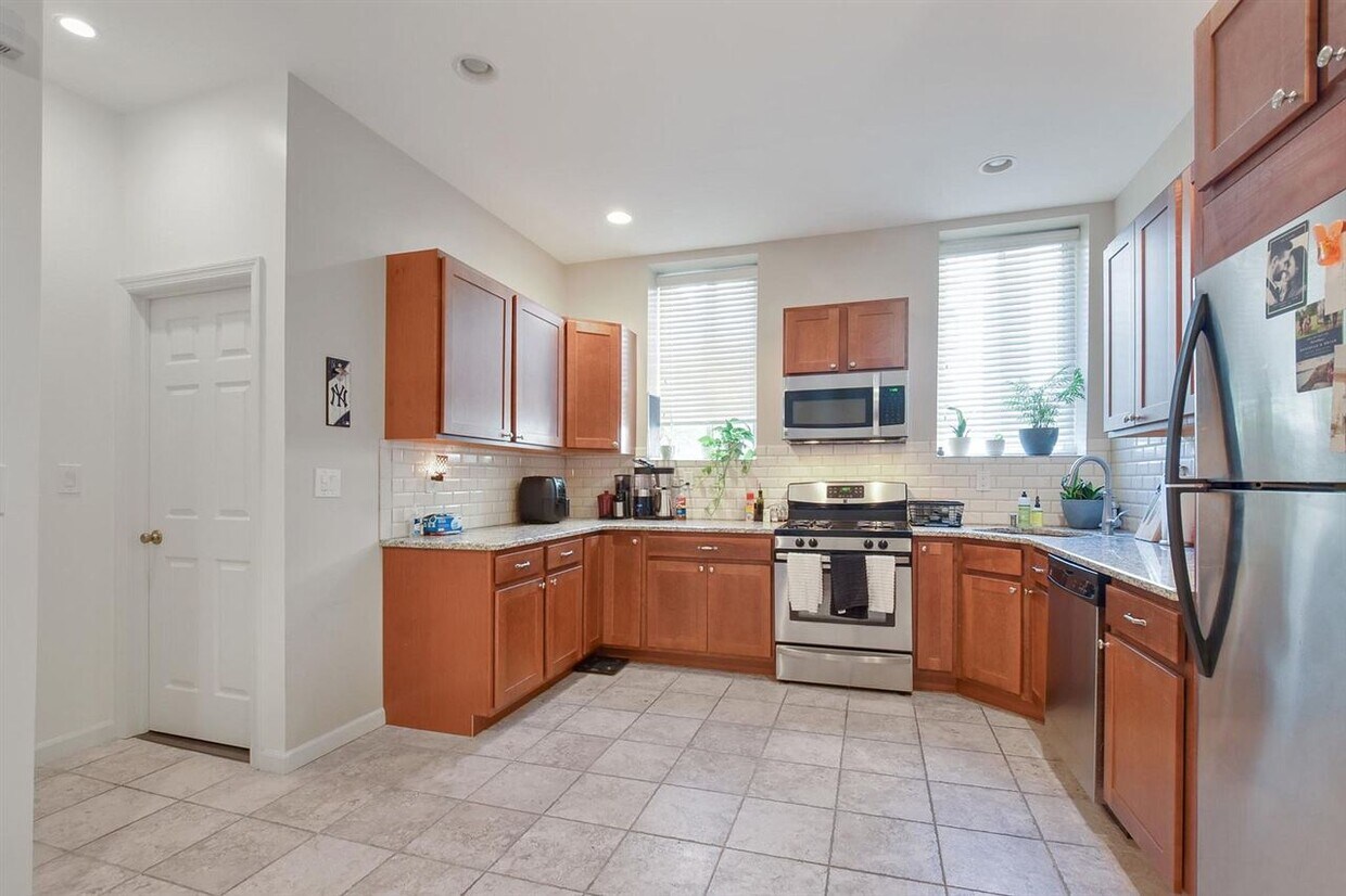 Foto principal - 916 Willow Ave