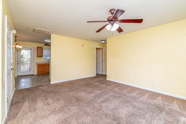Foto del edificio - 1667 Maple View Way
