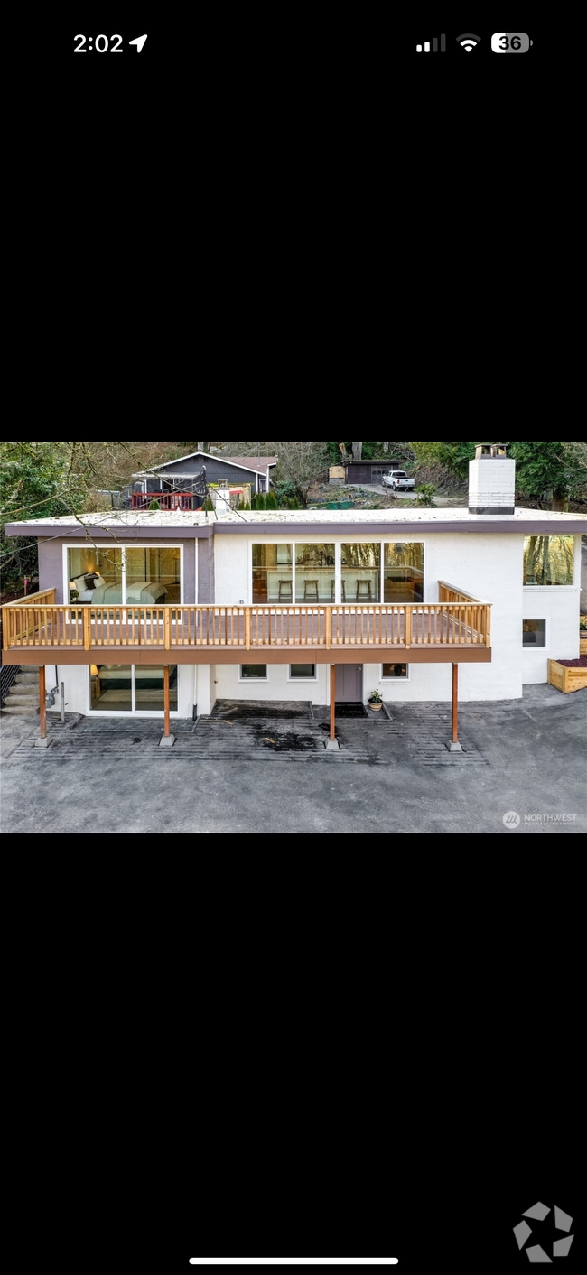 Building Photo - 7101 Highland Park Way SW