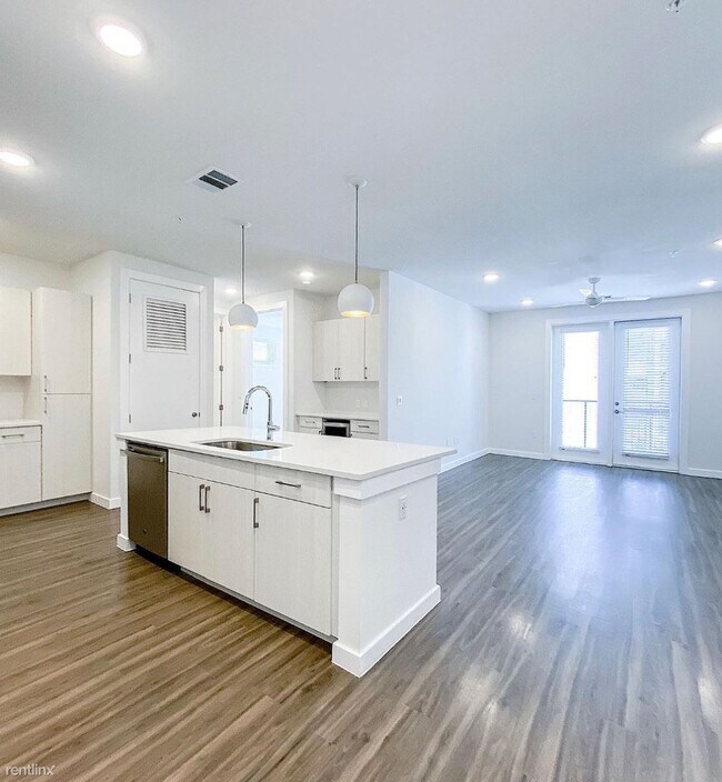 Foto del edificio - 1 br, 1 bath Condo - 610 Iron Bridge Rd /1...