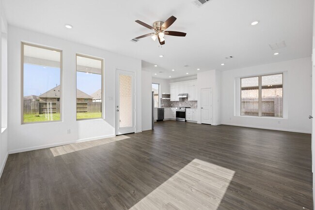 Building Photo - 4914 Chester Lk Ln