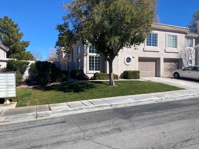 Building Photo - 508 Escoto Pl