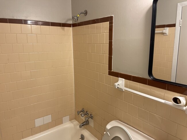 Building Photo - 4625 Sunshine Dr