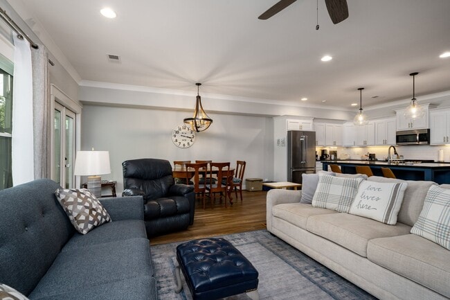 Building Photo - 415 Sunbelt Dr