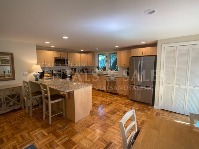 Building Photo - 27R Eliot St