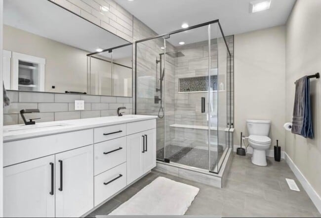 Building Photo - Brand new 4 bedroom 3 bath home in Hiawath...