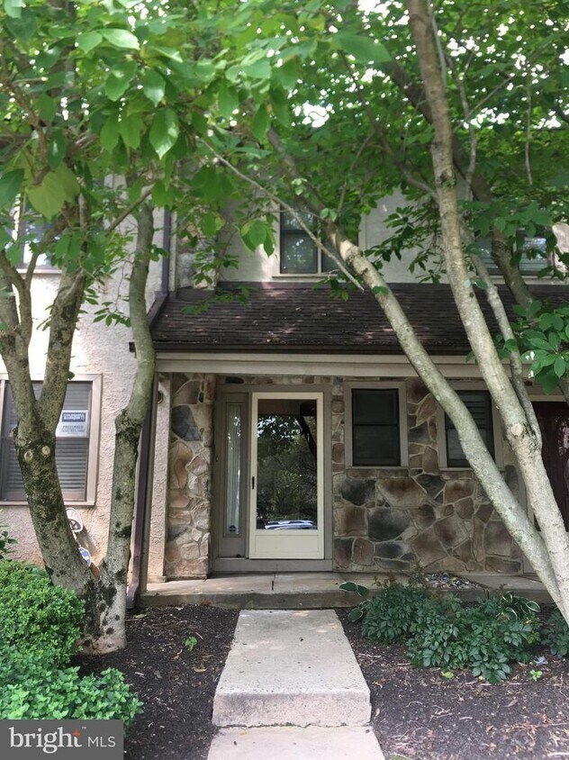 52 Woodstream Dr, Chesterbrook, PA 19087 Townhouse for Rent in