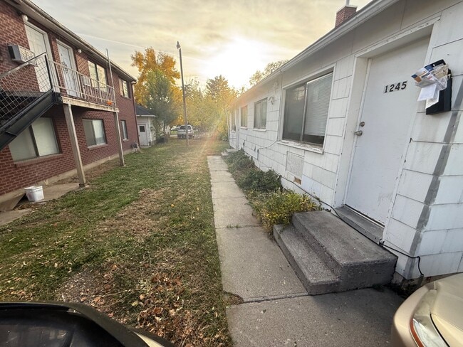Foto del edificio - 1245-1247 S 5th Ave