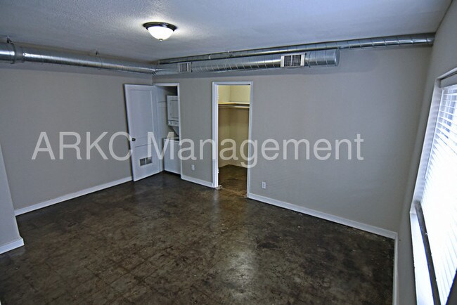 Foto del edificio - 625 E Armour Blvd