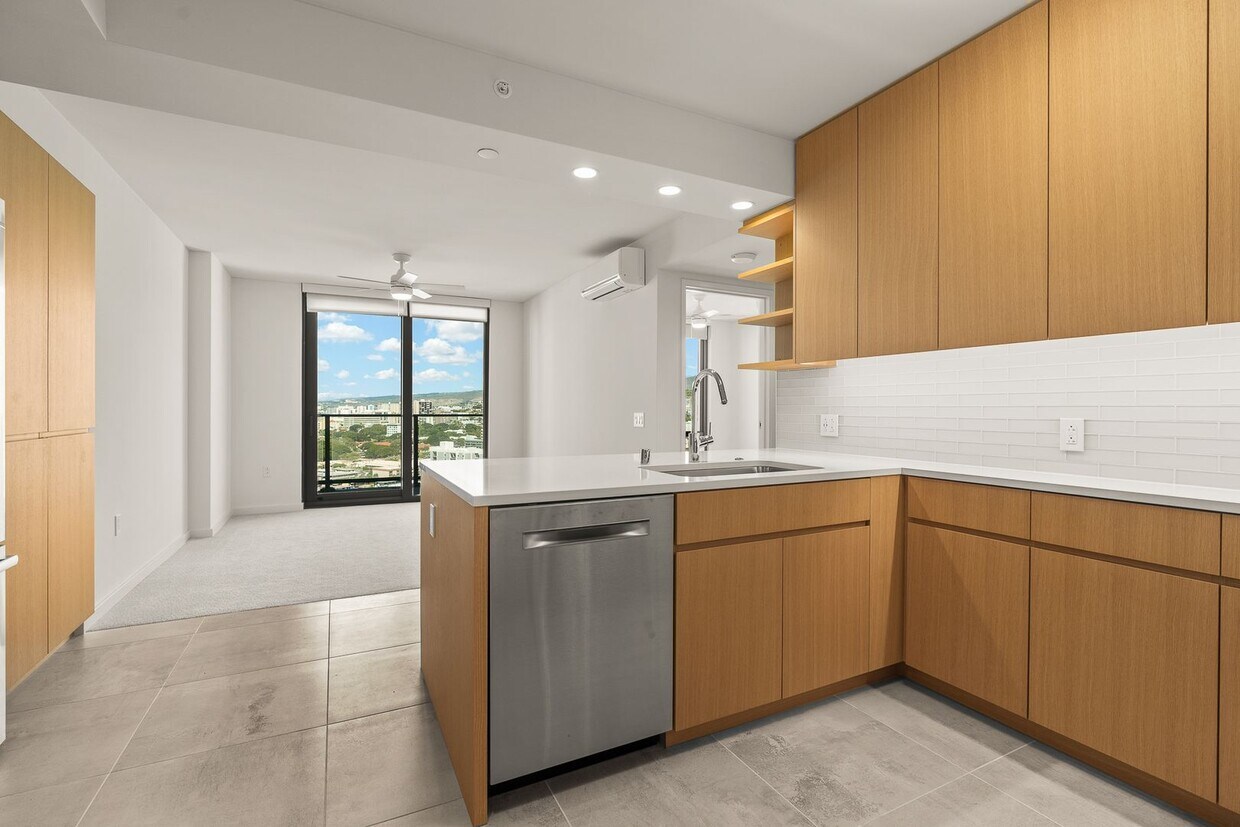 Primary Photo - Sky Ala Moana/1BR, 1BA, PKG, AC, W/D, Reso...