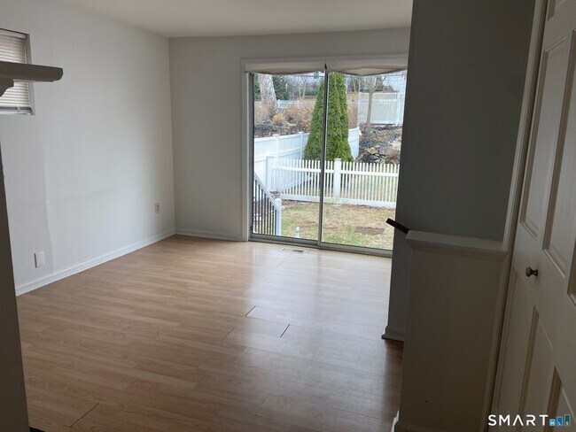 Foto del edificio - 4 McKendry Ct