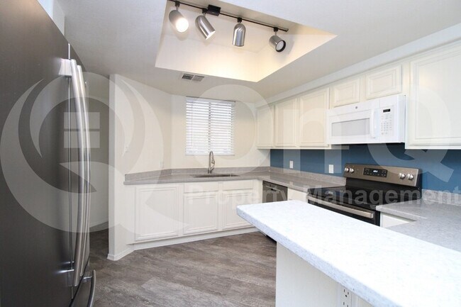 Foto del edificio - 4925 E Desert Cove Ave