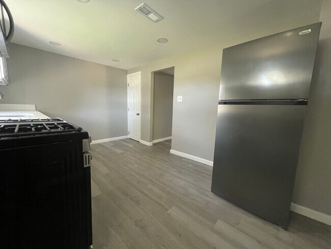 Foto del edificio - 3620 North Point Blvd