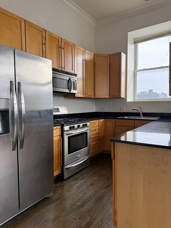 Building Photo - 949 N Willard Ct