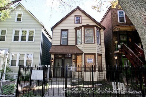Primary Photo - ***4 BDRM / 2 BATH - IN UNIT W&D***