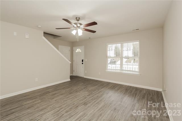 Foto del edificio - 911 Valley Ridge Rd