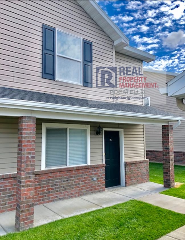 Building Photo - 584 Pheasant Ridge Dr