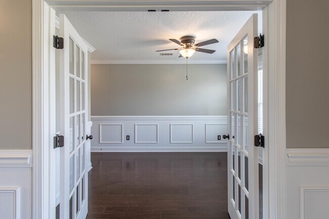 Building Photo - 135 Oak Harvest Ridge