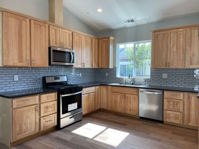 Building Photo - 02636