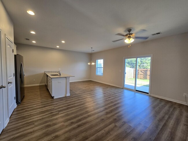 Building Photo - 1785 Snead Dr