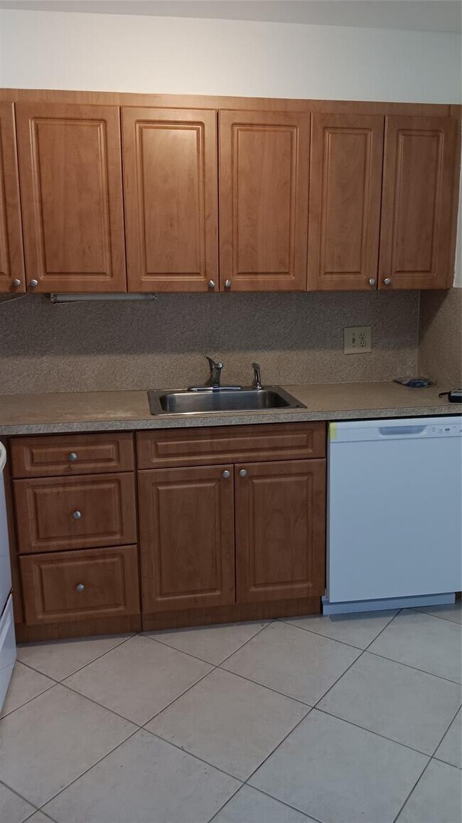 Foto del edificio - 4169 SW 67th Ave