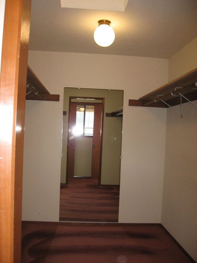 Foto del edificio - 824 SE Jensen St