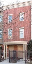Building Photo - 719 W Evergreen Ave