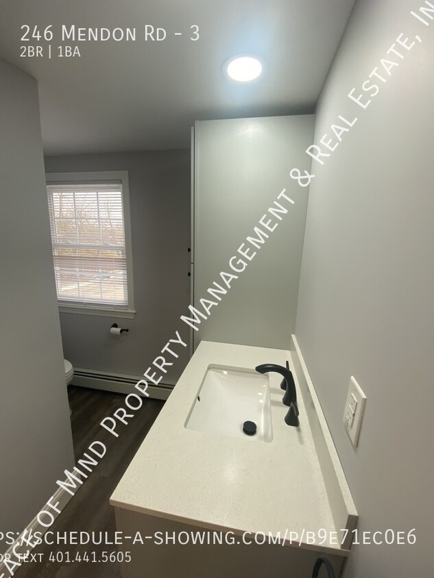 Foto principal - 2 Bed/1 Bath on 2nd Floor for $1600 includ...