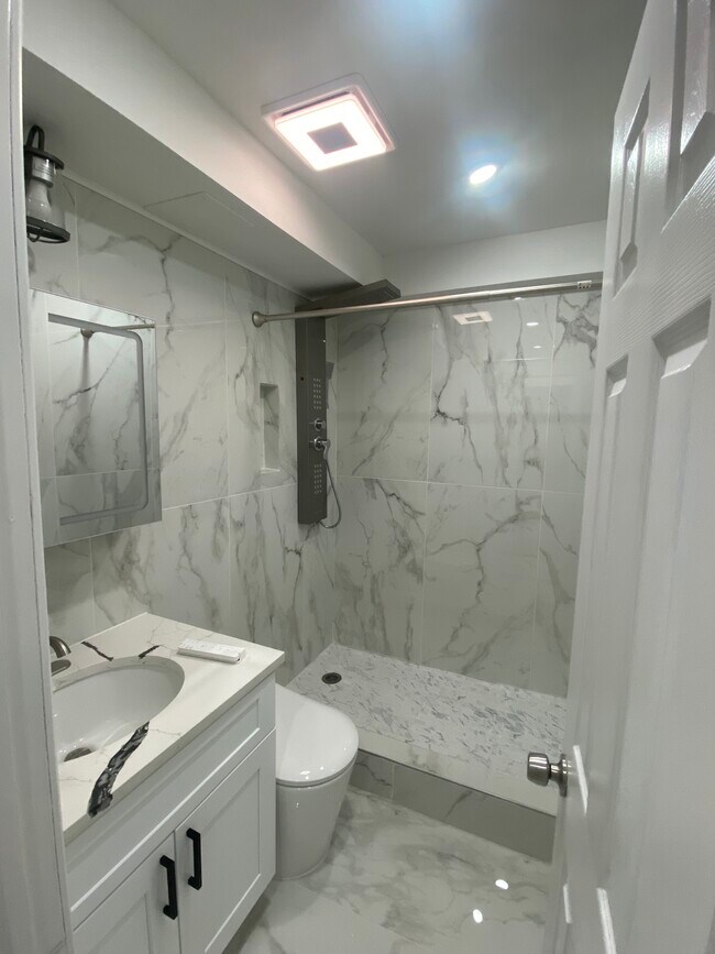 Foto del edificio - 16456 98th St
