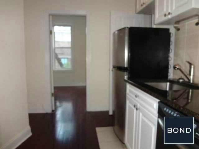 Building Photo - 421 W 43rd St