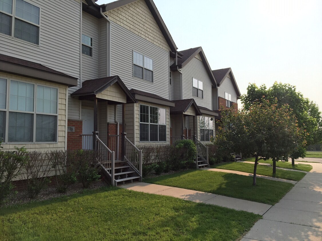 237 N Alpine Pky, Oregon, WI 53575 Townhome Rentals in Oregon WI