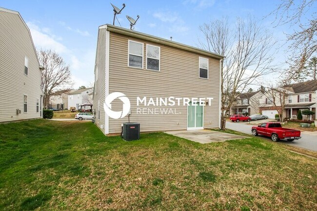 Foto del edificio - 5 Bedroom Pet-Friendly Home in Charlotte, ...