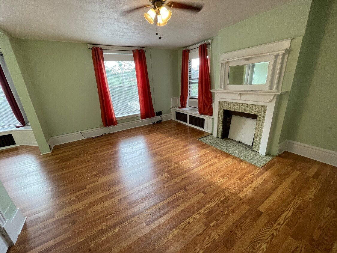 Foto principal - 341 S Aiken Ave