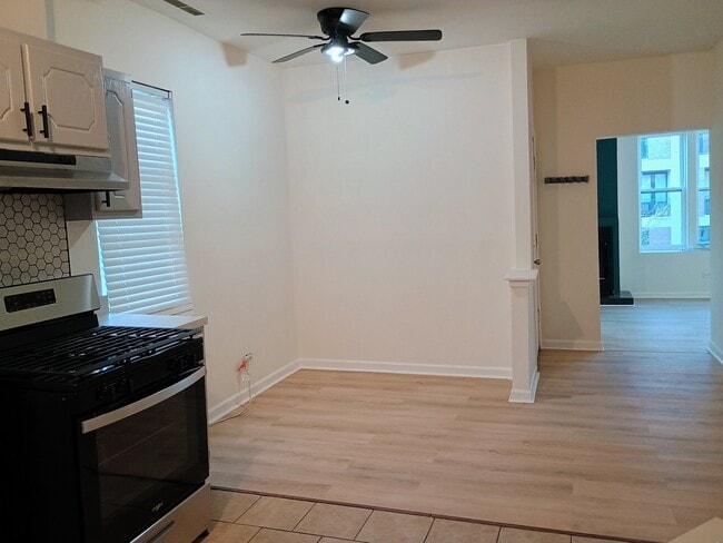 Photo - 2517 W Division St Apartment