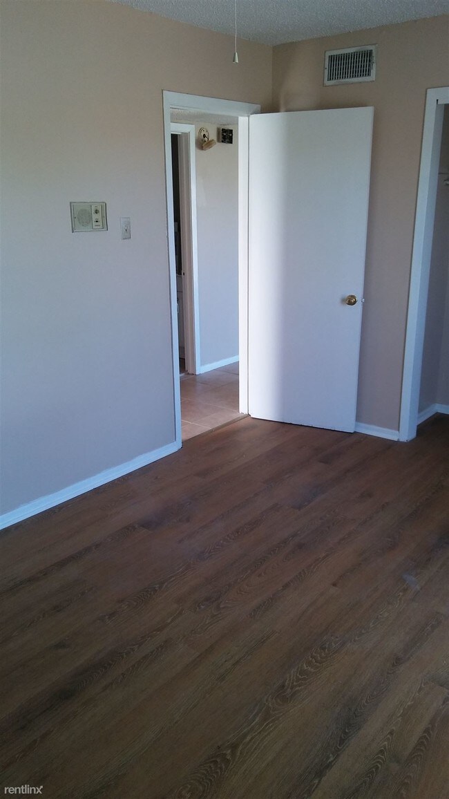 Foto del edificio - 4416 Laplace St
