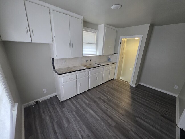 Foto del edificio - 15825 Fairmount Dr